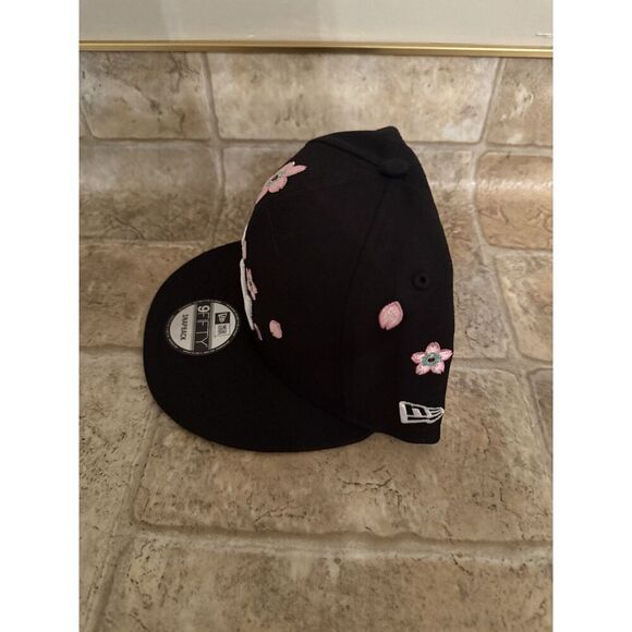 Takashi Murakami + MLB Tokyo Series 2025 New Era 9Fifty Dodgers Black Snapback - Picture 3 of 5